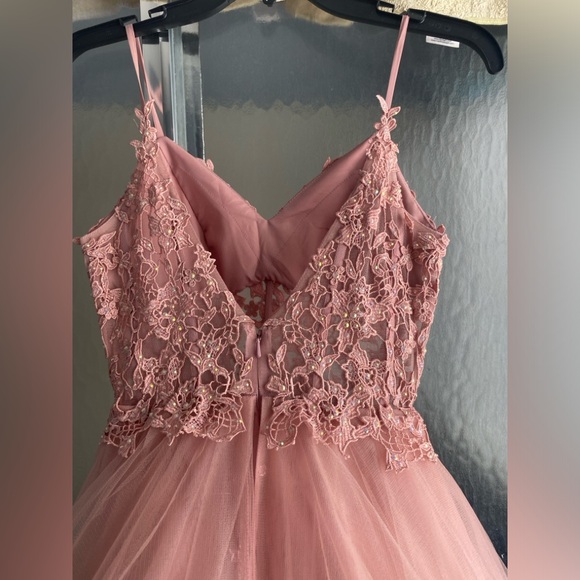 PROM DRESS - Picture 4 of 6